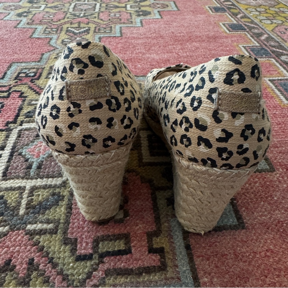 TOMS Michelle Cheetah Peep Toe Espadrille Wedges Size 9.5 Slip On Sandals Womens - Picture 8 of 8